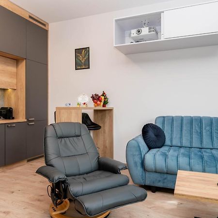 Apartwro - Apartament Przy Wyspie Slodowej, Garaz, Projektor, Rowery Appartamento Breslavia Esterno foto