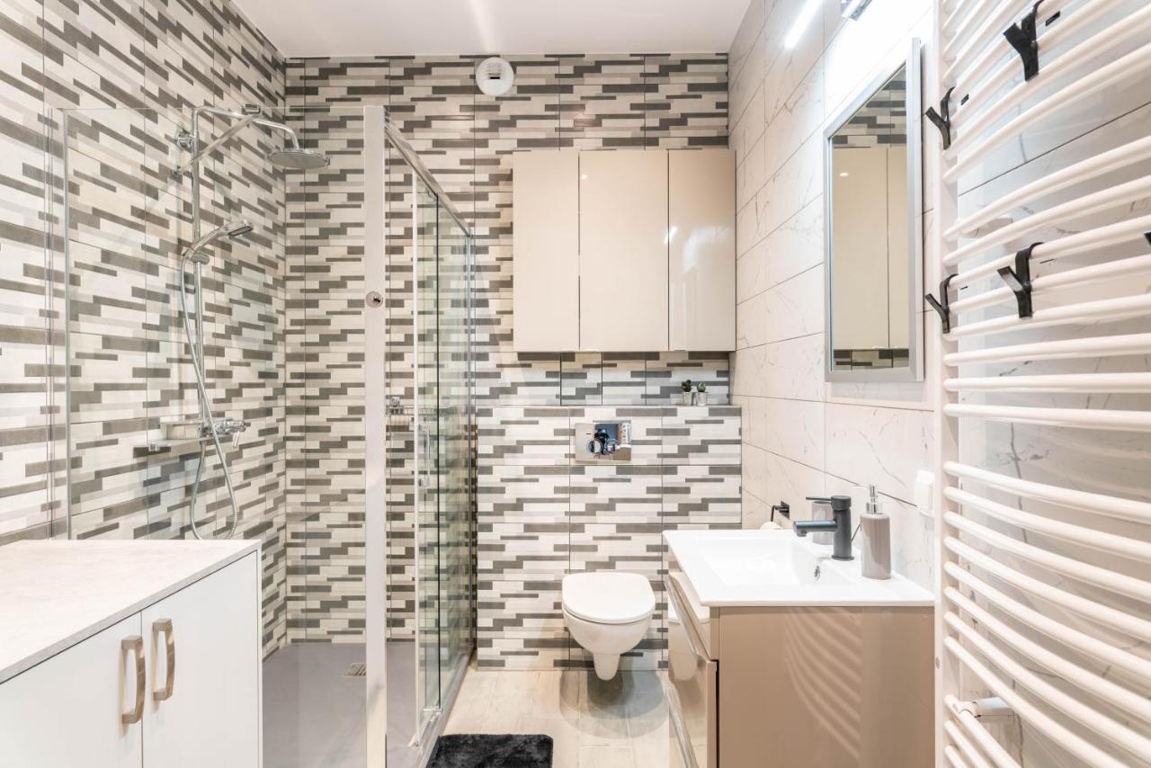 Apartwro - Apartament Przy Wyspie Slodowej, Garaz, Projektor, Rowery Appartamento Breslavia Esterno foto