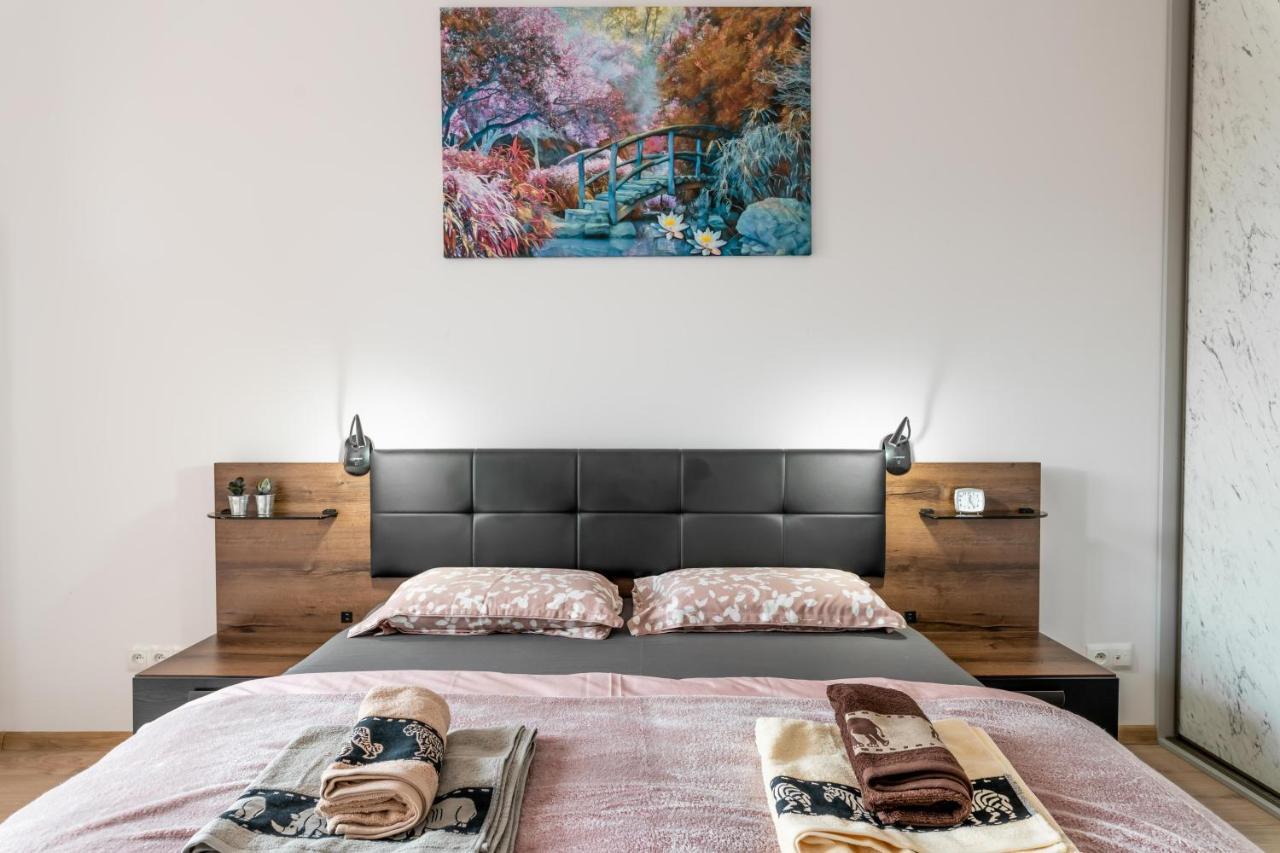 Apartwro - Apartament Przy Wyspie Slodowej, Garaz, Projektor, Rowery Appartamento Breslavia Esterno foto